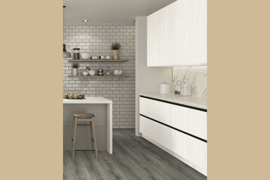 Suelo gris oscuro para cocina blanca Suelo gris oscuro para cocina blanca